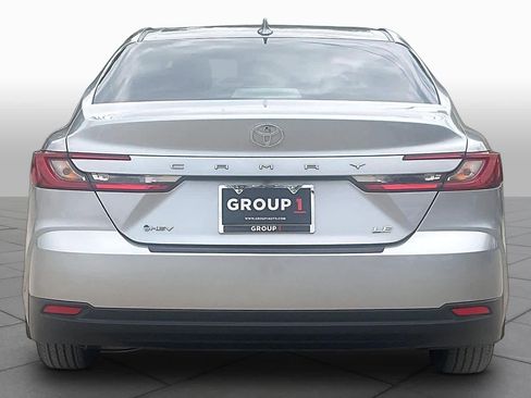 Used 2025 Toyota Camry LE w/ Convenience Package FWD image 5