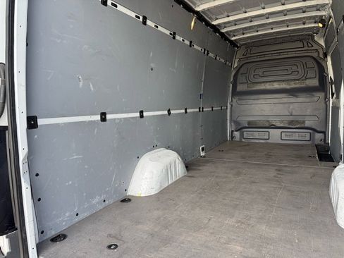 Used 2020 Mercedes-Benz Sprinter 2500 image 18