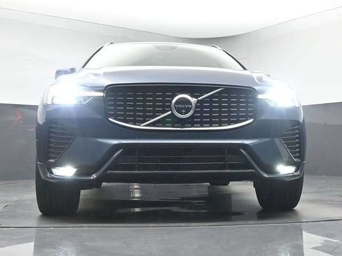 Used 2024 Volvo XC60 B5 Plus w/ Protection Package Premier AWD/4WD image 11