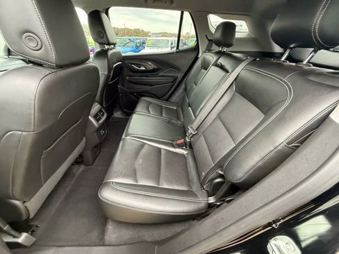 Used 2024 GMC Terrain SLT AWD/4WD image 10