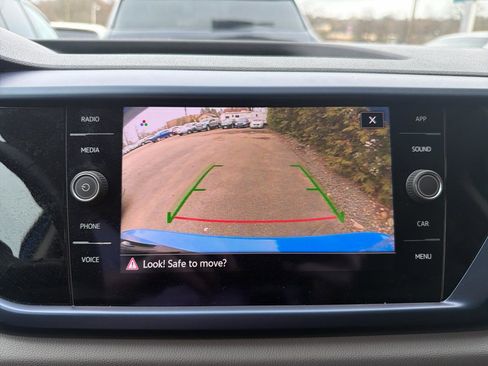 Used 2022 Volkswagen Taos SE w/ Panoramic Sunroof Package image 28