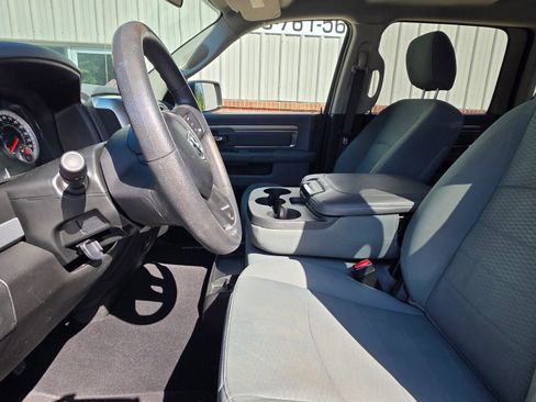 Used 2019 RAM 1500 Classic SLT AWD/4WD image 11