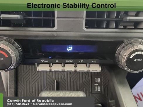 Used 2024 Toyota Tacoma TRD Off-Road image 19