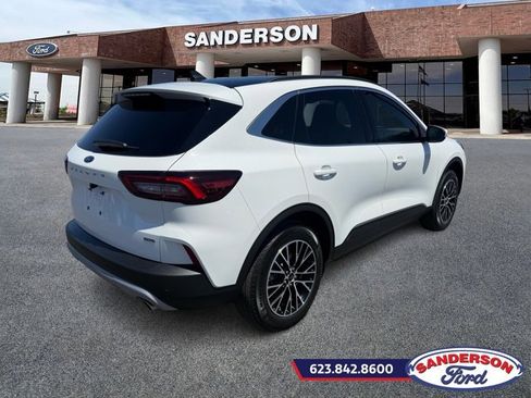 Used 2025 Ford Escape SE image 3