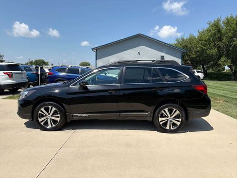Used 2019 Subaru Outback 3.6R Limited w/ Popular Package #2 AWD/4WD image 3
