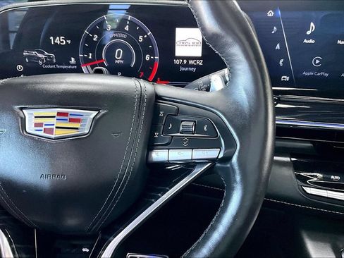 Used 2023 Cadillac Escalade ESV V AWD/4WD image 12