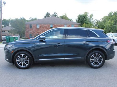 Used 2023 Lincoln Nautilus AWD w/ Premium Package image 5