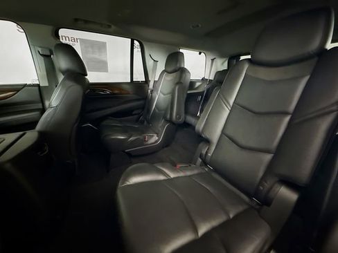 Used 2019 Cadillac Escalade Premium Luxury w/ Escalade Sport Edition image 28