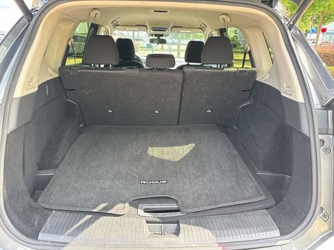 Used 2024 Nissan Rogue SV FWD image 12