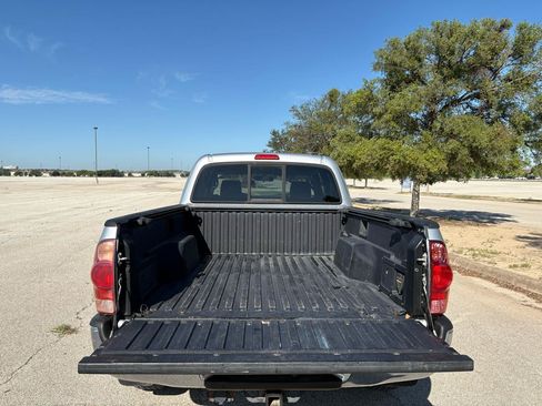 Used 2005 Toyota Tacoma PreRunner RWD image 39