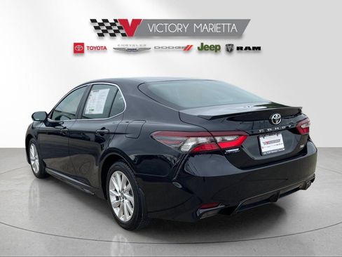 Used 2024 Toyota Camry SE FWD image 3