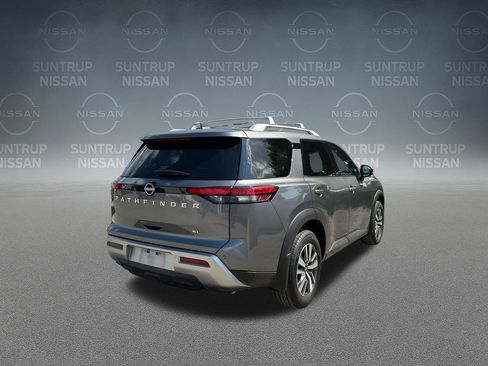 Used 2025 Nissan Pathfinder SL FWD image 37