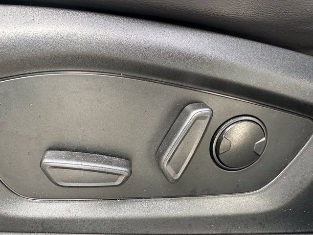 Used 2023 Ford Explorer XLT w/ Equipment Group 202A RWD image 22