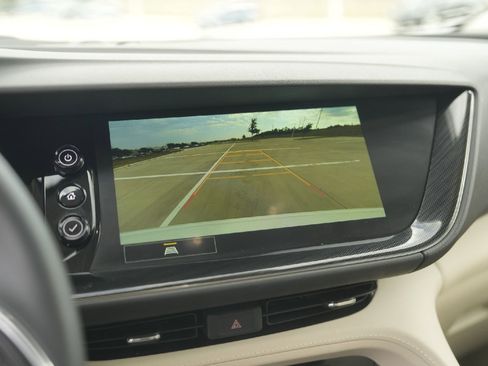 Used 2023 Buick Envision Essence image 16