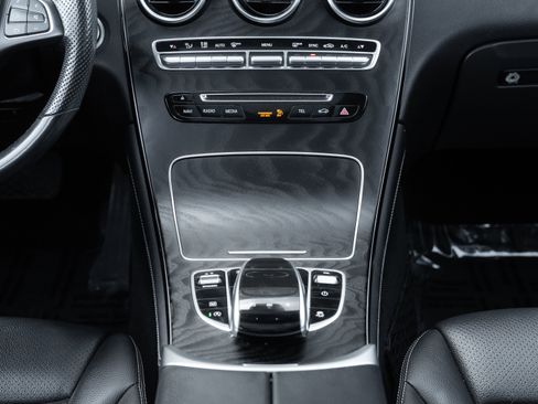 Used 2019 Mercedes-Benz GLC 300 4MATIC image 16