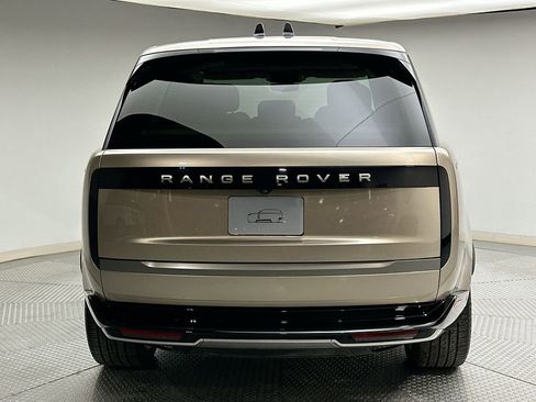 Used 2024 Land Rover Range Rover SE image 12