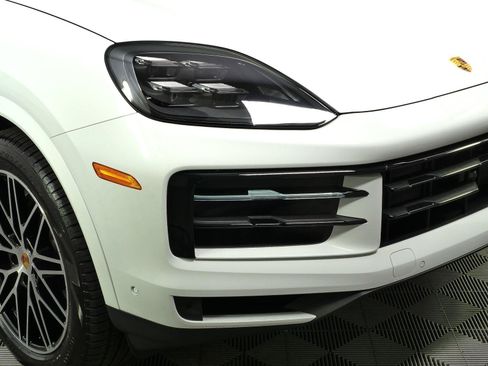 New 2026 Porsche Cayenne AWD/4WD image 36
