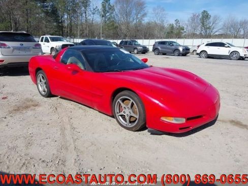 Used 1998 Chevrolet Corvette Coupe w/ Memory Pkg image 1