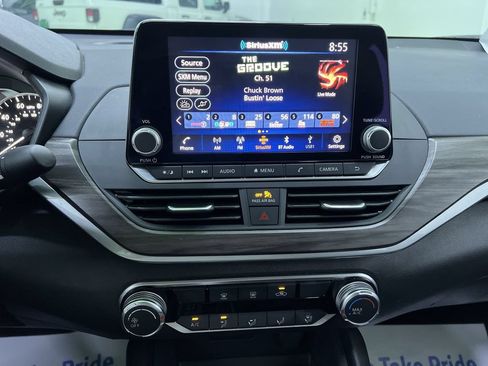 Used 2025 Nissan Altima 2.5 SV FWD image 20