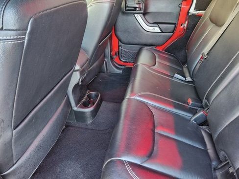 Used 2017 Jeep Wrangler Unlimited Rubicon image 31
