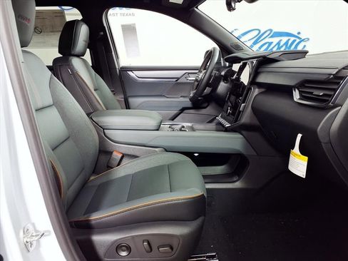 New 2026 GMC Acadia AT4 w/ Luxury Package image 22