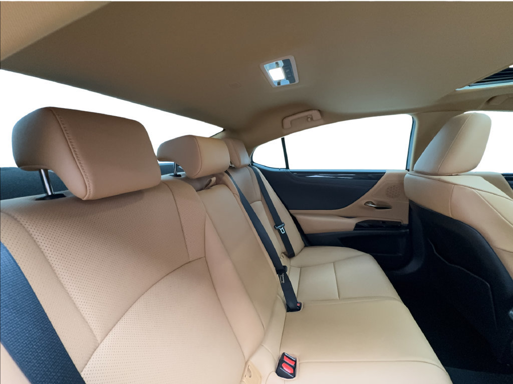 Used 2024 Lexus ES 350 w/ Accessory Package (Z1) FWD image 32