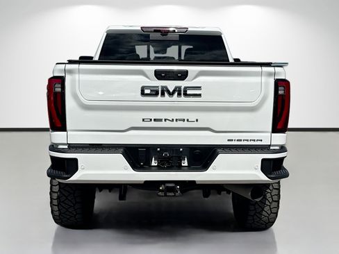 Used 2024 GMC Sierra 3500 Denali Ultimate image 4