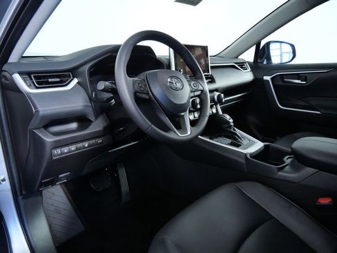 Used 2025 Toyota RAV4 XLE Premium image 17