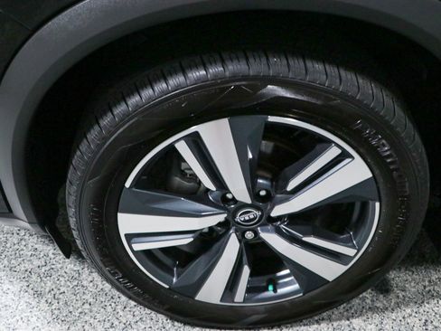 Used 2023 Nissan Rogue SL w/ SL Premium Package FWD image 11
