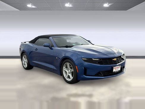 Used 2022 Chevrolet Camaro LT RWD image 7