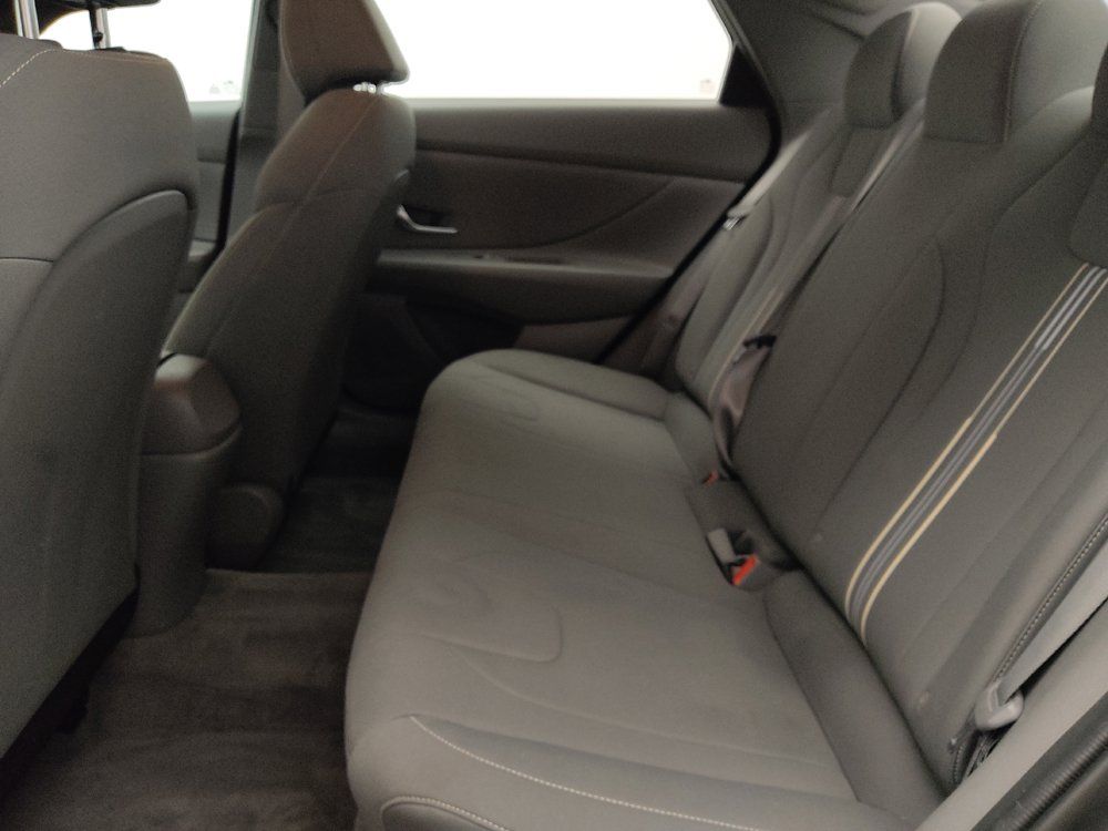 Used 2023 Hyundai Elantra SEL w/ Cargo Package FWD image 18