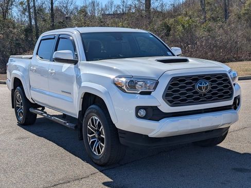 Used 2023 Toyota Tacoma TRD Sport image 3
