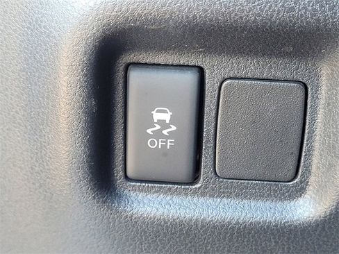 Used 2015 Nissan Versa Note SV image 14