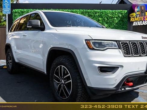 Used 2017 Jeep Grand Cherokee Trailhawk w/ Trailhawk Luxury Group AWD/4WD image 4