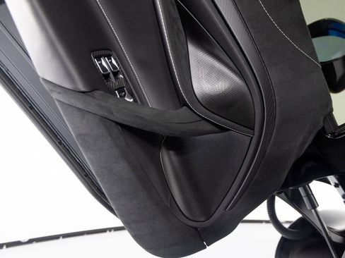 Used 2025 McLaren 750S RWD image 12