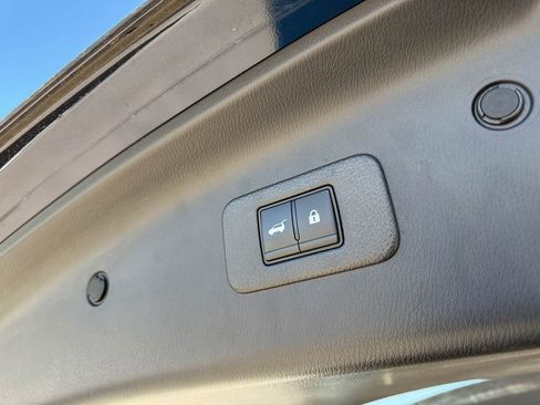 Used 2024 Nissan Armada SL w/ Captain's Chairs Package image 7