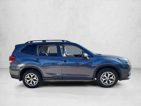 Used 2023 Subaru Forester Premium w/ Popular Package #2 image 4