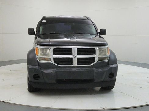 Used 2008 Dodge Nitro SXT image 2