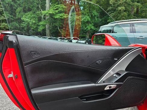 Used 2017 Chevrolet Corvette Stingray Coupe w/ Carbon Flash Badge Package image 31