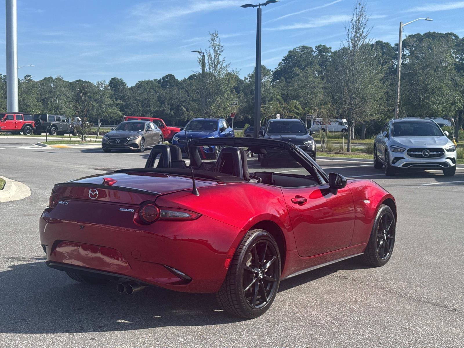 Used 2022 MAZDA MX-5 Miata Club RWD image 3