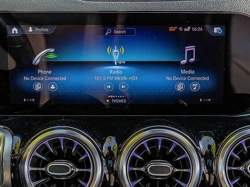 Used 2023 Mercedes-Benz GLB 250 4MATIC image 12