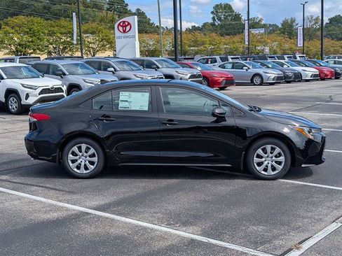 New 2026 Toyota Corolla LE image 6
