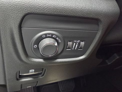 New 2026 Jeep Grand Cherokee L 2WD image 28