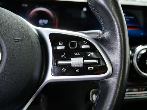 Certified 2021 Mercedes-Benz GLB 250 4MATIC image 26