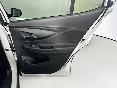 Used 2025 Buick Envista Preferred image 27