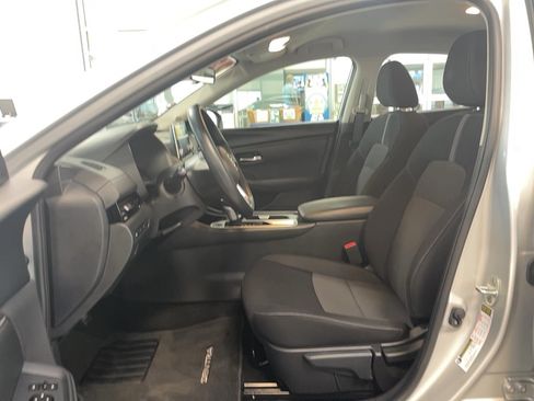 Used 2023 Nissan Sentra SV FWD image 12