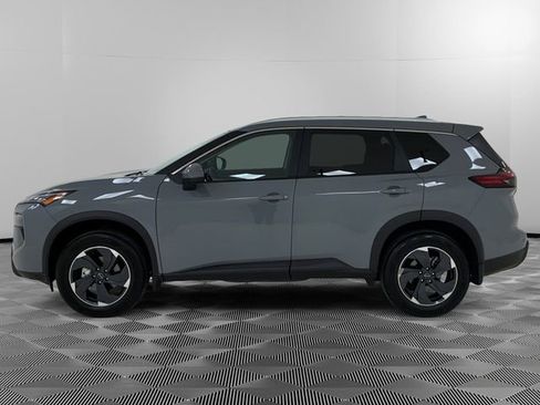 Used 2026 Nissan Rogue SV w/ SV Premium Package AWD/4WD image 2
