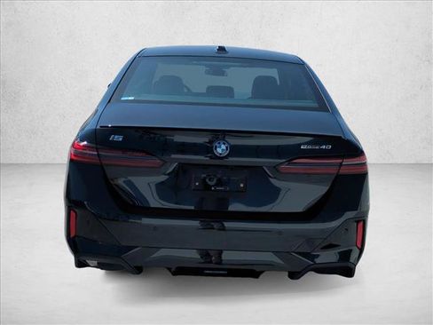 New 2027 BMW i5 eDrive40 w/ M Sport Package RWD image 8