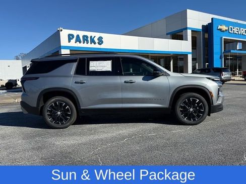 New 2026 Chevrolet Traverse LT w/ Sun and Wheel Package image 4