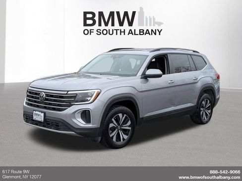 Used 2024 Volkswagen Atlas SE AWD/4WD image 1